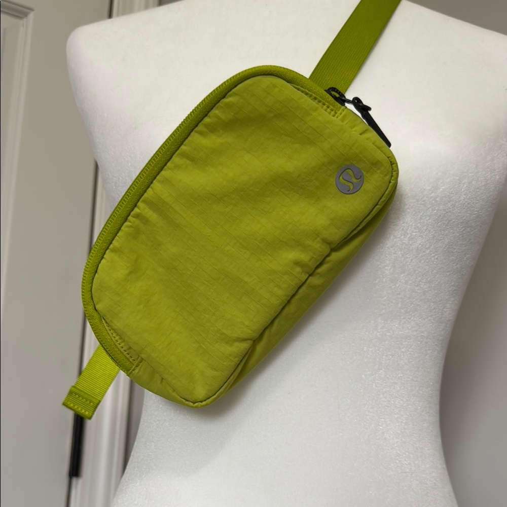 lululemon athletica Green Crossbody Bag